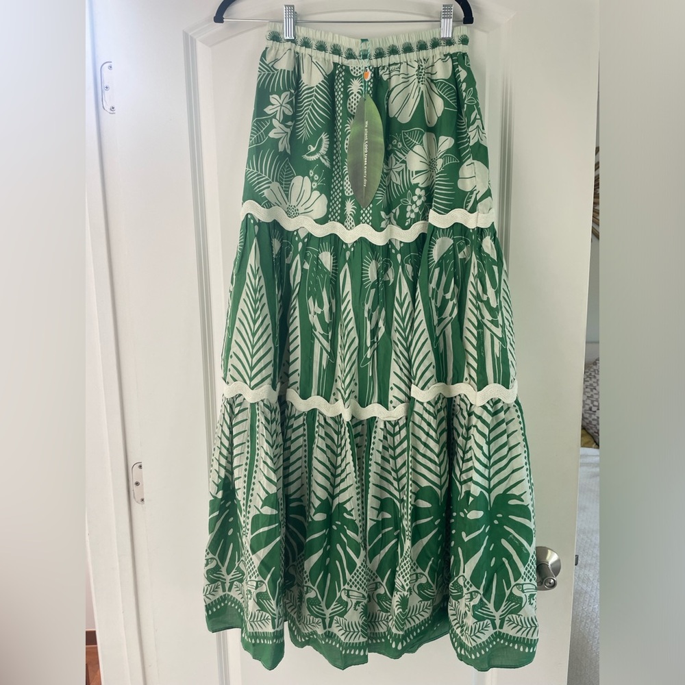 Farm Rio Macaw elegance Maxi skirt. Green floral. Size small.